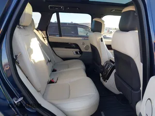 2021 Land Rover Range Rover P525 Westminster z VIN SALGS2SE1MA426172, wystawiony jako IAAI lot #41421855 z przebiegiem 35 270 mil mil oraz . Historia ofert i sprzedaży dostępna na DreamBid. Obrazek 8.
