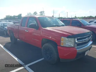 2008 Chevrolet Silverado 1500 1LT with VIN 2GCEC19J081256556, listed as a IAAI auction lot 42132995 with 178,937 mi miles and . Bid and sale history available at DreamBid. Image 1.