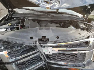 2019 Chevrolet Suburban LS с VIN 1GNSKGKC0KR321738, выставлен на аукционе Copart как лот 77894554 с пробегом 80 612 миль миль и Списание • Salvage title. История ставок и продаж доступна на DreamBid. Изображение 12.