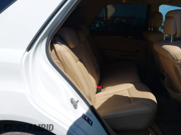 2008 Mercedes-Benz M 350 z VIN 4JGBB86E78A385921, wystawiony jako IAAI lot #42387342 z przebiegiem 247 409 mil mil oraz . Historia ofert i sprzedaży dostępna na DreamBid. Obrazek 8.