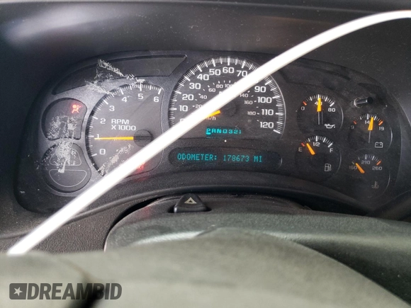 2005 Chevrolet Silverado 1500 LS z VIN 2GCEC19VX51275159, wystawiony jako Copart lot #57097135 z przebiegiem 178 673 mil mil oraz Szkoda całkowita • Salvage title. Historia ofert i sprzedaży dostępna na DreamBid. Obrazek 9.