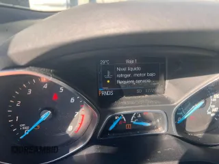 2014 Ford Escape SE z VIN 1FMCU9GX1EUB0429, wystawiony jako Copart lot #67038405 z przebiegiem 177 768 mil mil oraz Czysty tytuł • Clean title. Historia ofert i sprzedaży dostępna na DreamBid. Obrazek 8.
