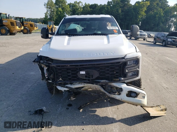 2023 Ford F-250 XL z VIN 1FT8W2BA9PEC15747, wystawiony jako Copart lot #65124184 z przebiegiem 39 939 mil mil oraz Szkoda całkowita • Salvage title. Historia ofert i sprzedaży dostępna na DreamBid. Obrazek 5.