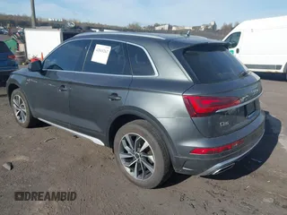2023 Audi Q5 S line Premium Plus z VIN WA1EAAFY5P2133268, wystawiony jako IAAI lot #42043262 z przebiegiem 21 664 mil mil oraz . Historia ofert i sprzedaży dostępna na DreamBid. Obrazek 3.