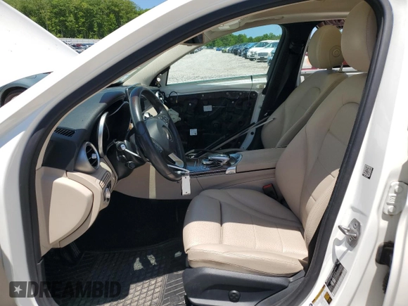 2017 Mercedes-Benz C 300 z VIN 55SWF4KBXHU205481, wystawiony jako Copart lot #57291005 z przebiegiem 75 158 mil mil oraz Szkoda całkowita • Salvage title. Historia ofert i sprzedaży dostępna na DreamBid. Obrazek 7.