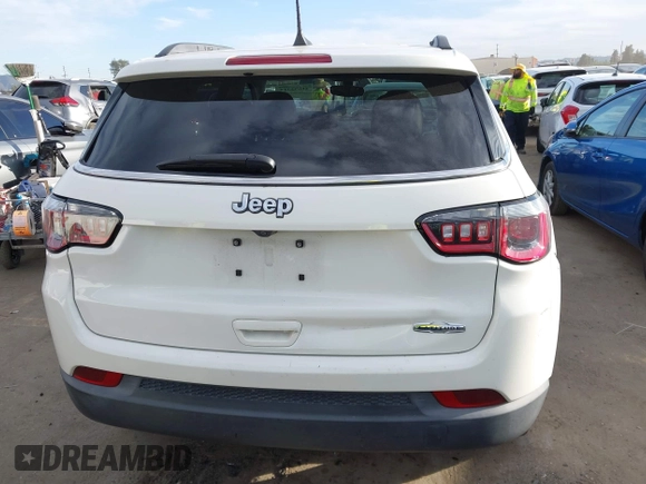 2019 Jeep Compass Latitude with VIN 3C4NJCBB2KT743820, listed as a IAAI auction lot 41692314 with 50,030 mi miles. Bid and sale history available at carsss.com. Image 17.