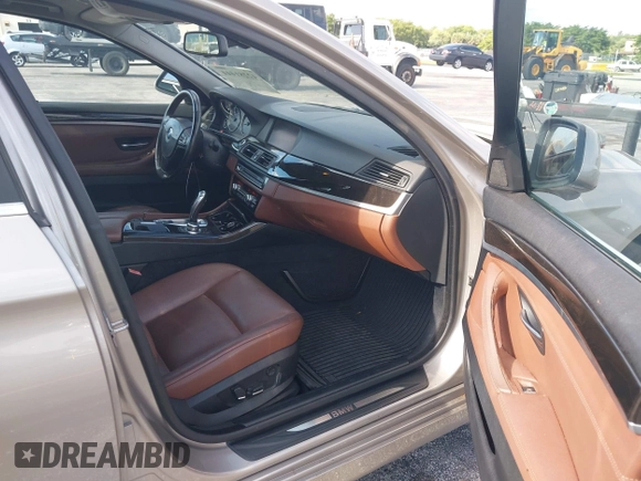 2011 BMW 5 Series 535i z VIN WBAFR7C50BC803633, wystawiony jako IAAI lot #42281444 z przebiegiem 240 903 mil mil oraz . Historia ofert i sprzedaży dostępna na DreamBid. Obrazek 5.