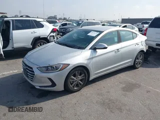 2018 Hyundai Elantra SEL z VIN 5NPD84LFXJH305253, wystawiony jako IAAI lot #42078772 z przebiegiem 122 065 mil mil oraz . Historia ofert i sprzedaży dostępna na DreamBid. Obrazek 18.