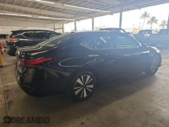2021 Nissan Altima SV with VIN 1N4BL4DV5MN336805, listed as a IAAI auction lot 42176060 with 35,163 mi miles and . Bid and sale history available at carsss.com. Image 1.
