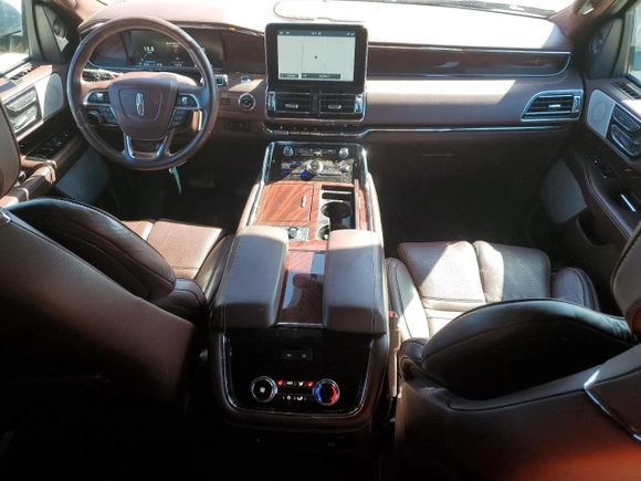 2020 Lincoln Navigator Black Label z VIN 5LMJJ3TTXLEL03828, wystawiony jako Copart lot #77517824 z przebiegiem 46 245 mil mil oraz Szkoda całkowita • Salvage title. Historia ofert i sprzedaży dostępna na DreamBid. Obrazek 8.