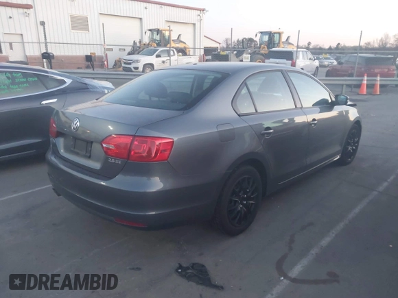 2011 Volkswagen Jetta SE с VIN 3VWBX7AJ2BM108055, выставлен на аукционе IAAI как лот 41859245 с пробегом 150 157 миль миль и . История ставок и продаж доступна на DreamBid. Изображение 4.