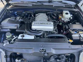 2004 Toyota 4Runner SR5 with VIN JTEBT14R340041772, listed as a IAAI auction lot 42143507 with 210,561 mi miles and . Bid and sale history available at DreamBid. Image 9.