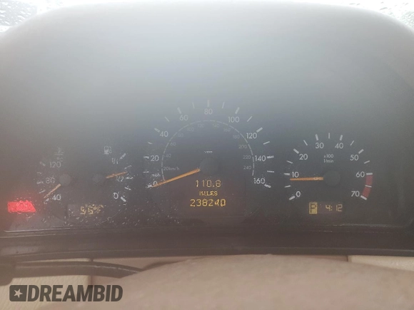 2002 Mercedes-Benz E 320 with VIN WDBJF82J22X070566, listed as a Copart auction lot 55964535 with 238,240 mi miles and Salvage Title. Bid and sale history available at DreamBid. Image 9.