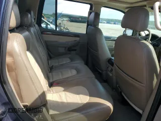 2003 Ford Explorer Eddie Bauer z VIN 1FMZU74K33UC30818, wystawiony jako Copart lot #67825014 z przebiegiem 244 759 mil mil oraz Szkoda całkowita • Salvage title. Historia ofert i sprzedaży dostępna na DreamBid. Obrazek 10.