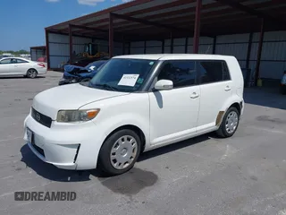 2008 Scion xB z VIN JTLKE50E681049958, wystawiony jako IAAI lot #42332574 z przebiegiem 120 238 mil mil oraz . Historia ofert i sprzedaży dostępna na DreamBid. Obrazek 2.