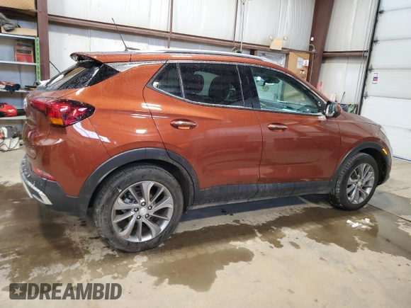 2020 Buick Encore GX Essence с VIN KL4MMGSL3LB098045, выставлен на аукционе Copart как лот 48486385 с пробегом 9 676 миль миль и Списание • Salvage title. История ставок и продаж доступна на DreamBid. Изображение 3.