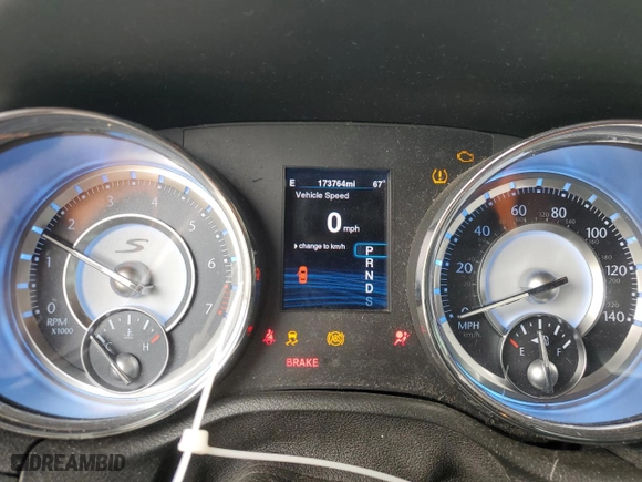 2014 Chrysler 300 with VIN 2C3CCABG1EH378873, listed as a Copart auction lot 88637415 with 173,764 mi miles and Salvage Title. Bid and sale history available at carsss.com. Image 9.