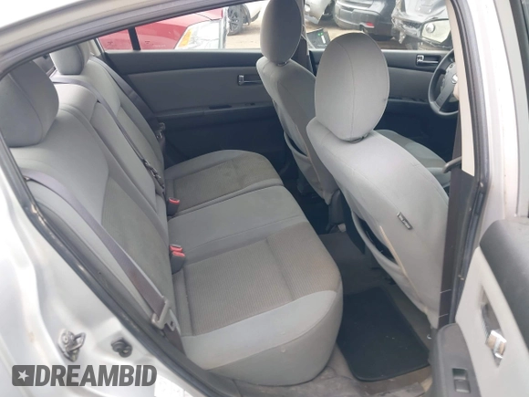 2010 Nissan Sentra S z VIN 3N1AB6AP1AL695996, wystawiony jako IAAI lot #42450128 z przebiegiem 199 606 mil mil oraz . Historia ofert i sprzedaży dostępna na DreamBid. Obrazek 8.
