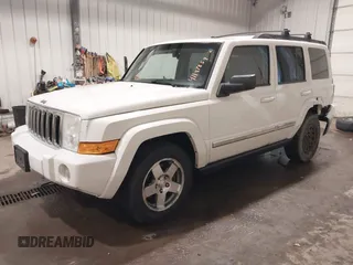 2010 Jeep Commander Sport z VIN 1J4RG4GK7AC132121, wystawiony jako IAAI lot #41187854 z przebiegiem 155 413 mil mil oraz . Historia ofert i sprzedaży dostępna na DreamBid. Obrazek 18.