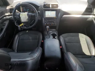 2018 Ford Explorer XLT z VIN 1FM5K7D83JGC69719, wystawiony jako Copart lot #54433405 z przebiegiem 84 581 mil mil oraz Szkoda całkowita • Salvage title. Historia ofert i sprzedaży dostępna na DreamBid. Obrazek 8.