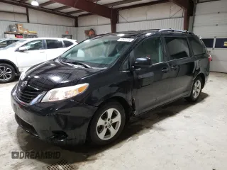 2017 Toyota Sienna LE Auto Access Seat with VIN 5TDKZ3DCXHS876538, listed as a Copart auction lot 42807185 with 165,047 mi miles and Salvage Title. Bid and sale history available at carsss.com. Image 1.
