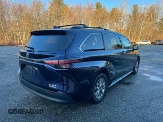 2021 Toyota Sienna XLE with VIN 5TDJSKFC6MS013236, listed as a Copart auction lot 87330814 with 182,156 mi miles and Clean Title. Bid and sale history available at carsss.com. Image 4.