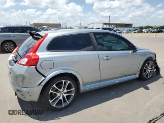 2009 Volvo C30 z VIN YV1MK672592123729, wystawiony jako Copart lot #64004194 z przebiegiem 124 853 mil mil oraz Tytuł czysty. Historia ofert i sprzedaży dostępna na DreamBid. Obrazek 3.