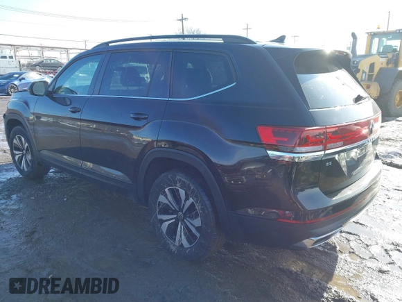 2024 Volkswagen Atlas SE z VIN 1V2LR2CA5RC576809, wystawiony jako IAAI lot #41652203 z przebiegiem 11 300 mil mil oraz . Historia ofert i sprzedaży dostępna na DreamBid. Obrazek 3.