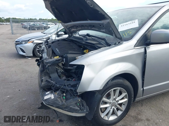 2018 Dodge Grand Caravan SXT z VIN 2C4RDGCG4JR179115, wystawiony jako IAAI lot #41163101 z przebiegiem 107 258 mil mil oraz . Historia ofert i sprzedaży dostępna na DreamBid. Obrazek 18.