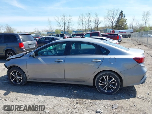 2024 Kia Forte LXS z VIN 3KPF24AD0RE713420, wystawiony jako IAAI lot #42091051 z przebiegiem 36 875 mil mil oraz . Historia ofert i sprzedaży dostępna na DreamBid. Obrazek 14.