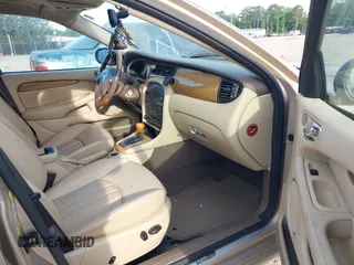 2004 Jaguar X-Type z VIN SAJEA51C84WD82052, wystawiony jako IAAI lot #42240141 z przebiegiem 50 631 mil mil oraz . Historia ofert i sprzedaży dostępna na DreamBid. Obrazek 5.