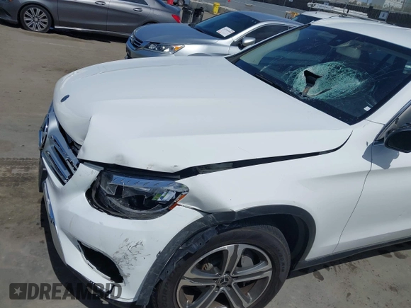 2019 Mercedes-Benz GLC 300 z VIN WDC0G4JB4KV186998, wystawiony jako IAAI lot #41932159 z przebiegiem 62 780 mil mil oraz . Historia ofert i sprzedaży dostępna na DreamBid. Obrazek 6.