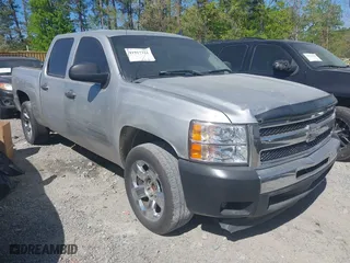 2010 Chevrolet Silverado 1500 LT with VIN 3GCRCSE04AG106550, listed as a IAAI auction lot 41917311 with 319,582 mi miles. Bid and sale history available at carsss.com. Image 1.