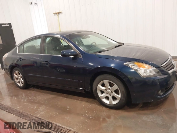 2008 Nissan Altima 2.5 S with VIN 1N4AL21E38C245599, listed as a IAAI auction lot 41914002 with 153,170 mi miles. Bid and sale history available at carsss.com. Image 13.