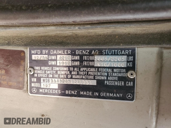 1987 Mercedes-Benz 560 SL z VIN WDBBA48D0HA061731, wystawiony jako Copart lot #56622425 z przebiegiem 121 214 mil mil oraz Czysty tytuł • Clean title. Historia ofert i sprzedaży dostępna na DreamBid. Obrazek 12.