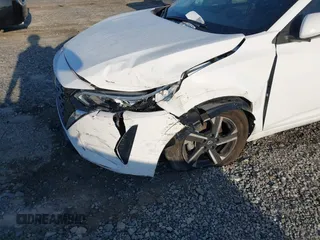 2025 Nissan Sentra SV z VIN 3N1AB8CVXSY205535, wystawiony jako IAAI lot #42012313 z przebiegiem 5460 mil mil oraz . Historia ofert i sprzedaży dostępna na DreamBid. Obrazek 6.