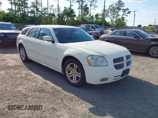 2005 Dodge Magnum RT z VIN 2D4GV58285H656326, wystawiony jako IAAI lot #42277542 z przebiegiem 102 851 mil mil oraz . Historia ofert i sprzedaży dostępna na DreamBid. Obrazek 1.