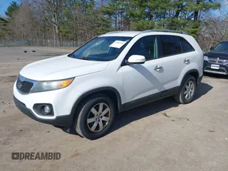 2011 Kia Sorento LX with VIN 5XYKT4A18BG173907, listed as a IAAI auction lot 41895550 with 187,889 mi miles. Bid and sale history available at carsss.com. Image 2.