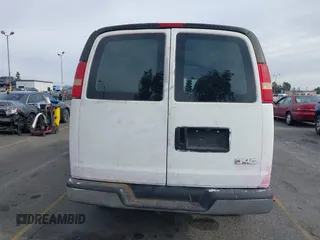 2006 GMC Savana Cargo Van Y3H Paratransit with VIN 1GTHG39U061213703, listed as a IAAI auction lot 40958038 with 233,889 mi miles. Bid and sale history available at carsss.com. Image 16.