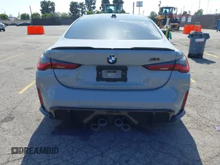 2024 BMW M4 Competition z VIN WBS33AZ05RCP68753, wystawiony jako IAAI lot #42143172 z przebiegiem 6736 mil mil oraz . Historia ofert i sprzedaży dostępna na DreamBid. Obrazek 15.