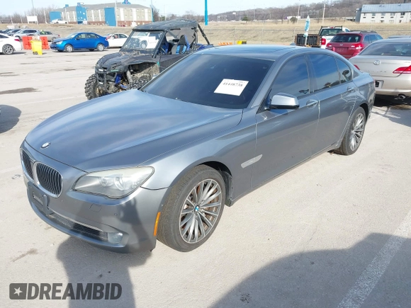 2009 BMW 7 Series 750i с VIN WBAKA83599CY34420, выставлен на аукционе IAAI как лот 41448738 с пробегом 105 141 миль миль и . История ставок и продаж доступна на DreamBid. Изображение 2.