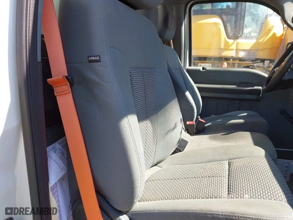 2015 Ford Super Duty F-250 SRW XL with VIN 1FDBF2B69FED21613, listed as a IAAI auction lot 41828456 with 389,777 mi miles. Bid and sale history available at carsss.com. Image 8.
