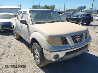 2006 Nissan Frontier SE z VIN 1N6AD07W36C443203, wystawiony jako IAAI lot #40571911 z przebiegiem Nie podano mil oraz . Historia ofert i sprzedaży dostępna na DreamBid. Obrazek 1.