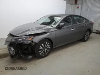 2025 Nissan Altima SV z VIN 1N4BL4DV1SN380927, wystawiony jako Copart lot #54862015 z przebiegiem 1 303 mil mil oraz Czysty tytuł • Clean title. Historia ofert i sprzedaży dostępna na DreamBid. Obrazek 1.