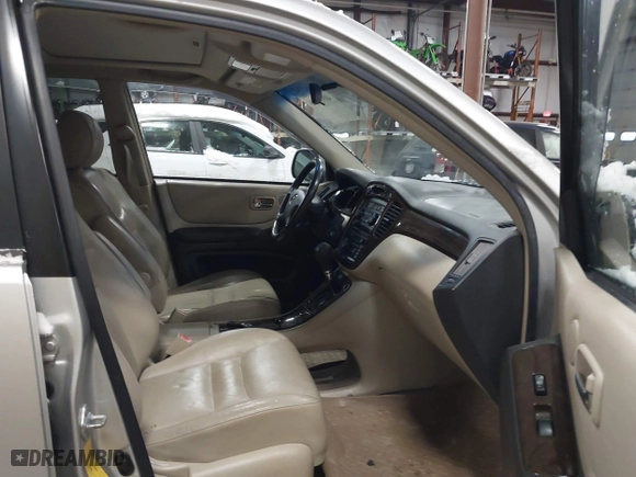 2003 Toyota Highlander with VIN JTEHF21A130133824, listed as a IAAI auction lot 40991566 with 161,244 mi miles. Bid and sale history available at carsss.com. Image 5.