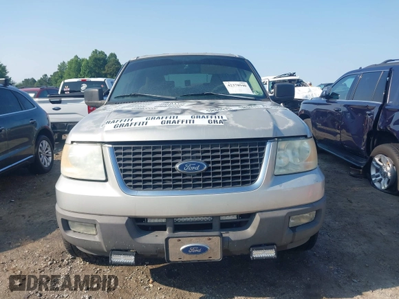 2005 Ford Expedition Special Service with VIN 1FMPU15575LA26271, listed as a IAAI auction lot 42378940 with 175,802 mi miles and . Bid and sale history available at DreamBid. Image 12.