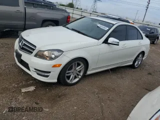 2012 Mercedes-Benz C 300 Sport z VIN WDDGF8BB1CR237502, wystawiony jako Copart lot #54655865 z przebiegiem 81 208 mil mil oraz Szkoda całkowita • Salvage title. Historia ofert i sprzedaży dostępna na DreamBid. Obrazek 1.