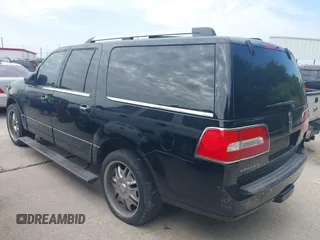 2012 Lincoln Navigator z VIN 5LMJJ3H58CEL01179, wystawiony jako IAAI lot #42445163 z przebiegiem 155 528 mil mil oraz . Historia ofert i sprzedaży dostępna na DreamBid. Obrazek 3.