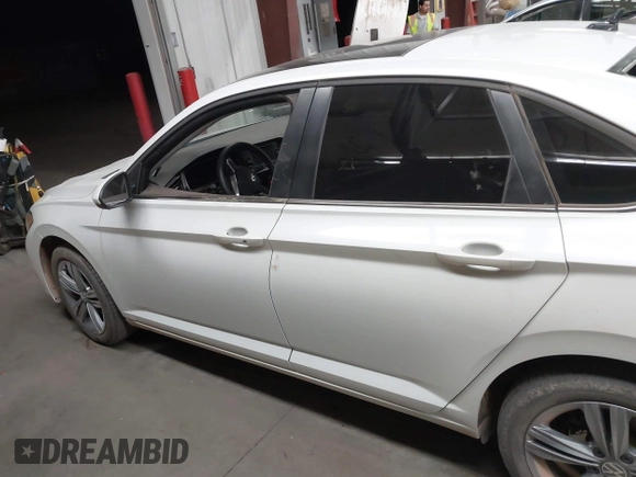 2024 Volkswagen Jetta SE с VIN 3VW7M7BU4RM013899, выставлен на аукционе IAAI как лот 42455474 с пробегом 34 478 миль миль и . История ставок и продаж доступна на DreamBid. Изображение 15.