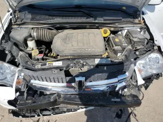 2018 Dodge Grand Caravan SXT z VIN 2C4RDGCG0JR208285, wystawiony jako Copart lot #53359275 z przebiegiem 112 182 mil mil oraz Szkoda całkowita • Salvage title. Historia ofert i sprzedaży dostępna na DreamBid. Obrazek 12.